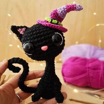 Chat noir avec chapeau Amigurumi PDF Patron Gratuit (1)