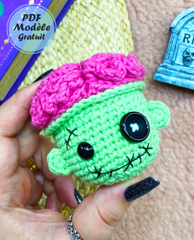 Porte-clés Tommy le Zombie au Crochet Patron Gratuit (2)