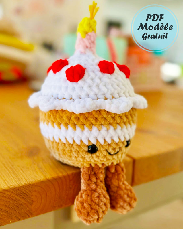 Poupée Gâteau de Noël au Crochet Modèle Gratuit (2)