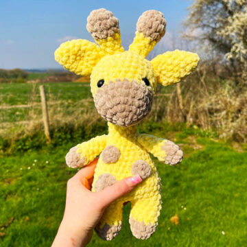 Girafe en peluche Amigurumi PDF Patron Gratuit (1)