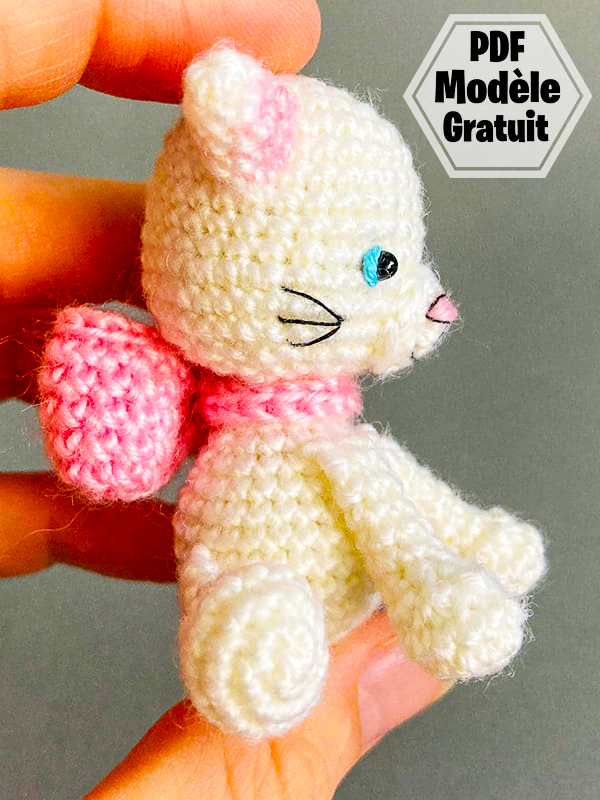 Porte-clés Chat Amigurumi PDF Patron Gratuit (2)