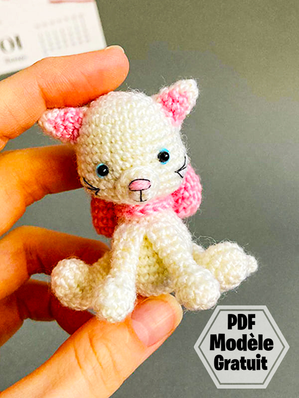 Porte-clés Chat Amigurumi PDF Patron Gratuit (5)