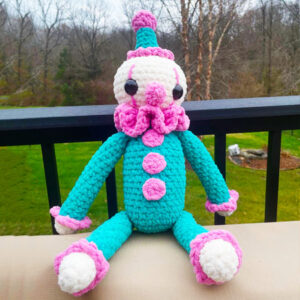 Poupée Clown en Peluche au Crochet Patron Gratuit (1)