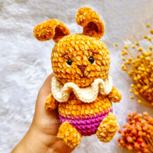 Amigurumi Lapin Lully en Pull PDF Patron en Français (1)