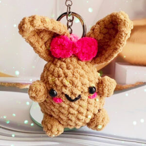 Lapin avec Nœud porte-clés au Crochet Modèle Gratuit (1)
