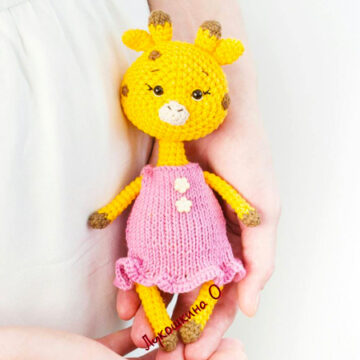 Jolie girafe en robe Amigurumi PDF Patron Gratuit (2)