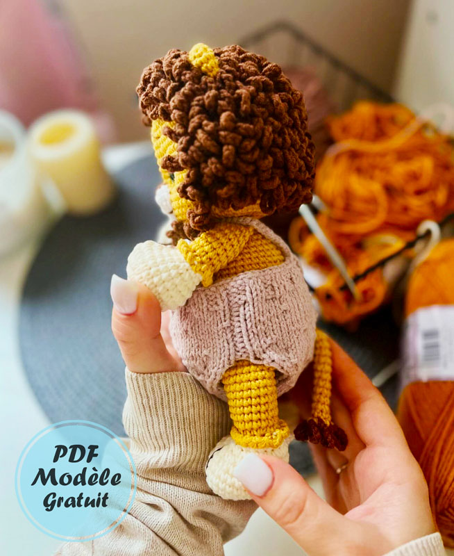 Lion en Salopette Amigurumi Modèle PDF Gratuit (2)