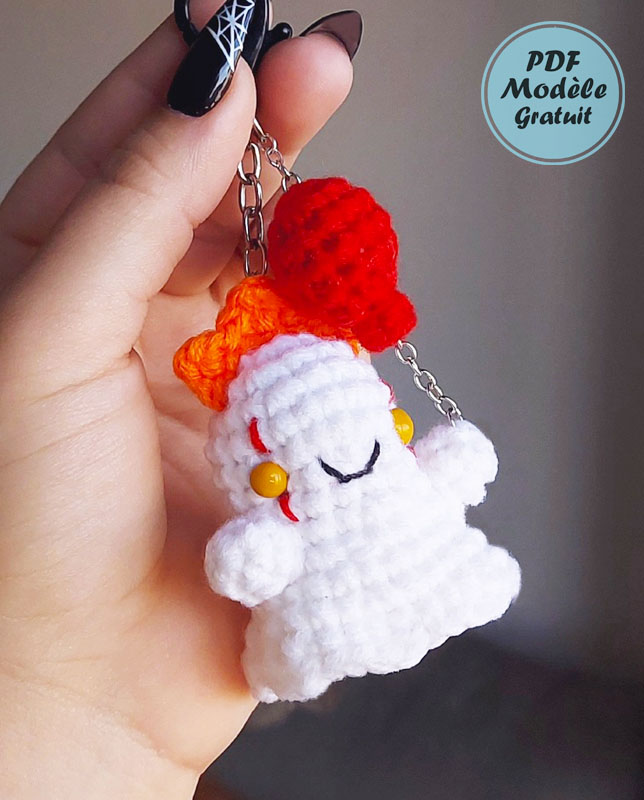 Fantôme avec Ballon Porte-clés au Crochet Modèle Gratuit (1)