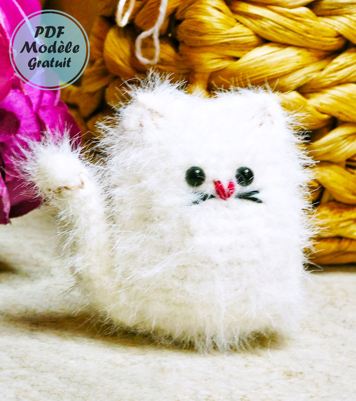 Modèle PDF d’amigurumi du petit chat blanc tout doux (3)
