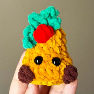 Pin Ornement de Noël au Crochet PDF Patron Gratuit (1)