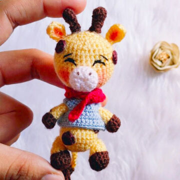 Porte-clés Girafe Amigurumi Patron PDF Gratuit (1)