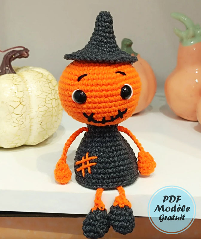 Poupée Sorcière Citrouille au Crochet Modèle en Français (3)
